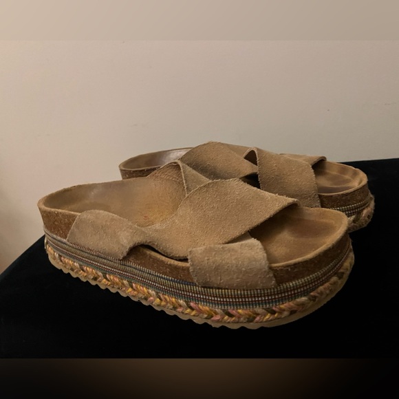 Chunky suede Platform Sandals - Picture 4 of 11